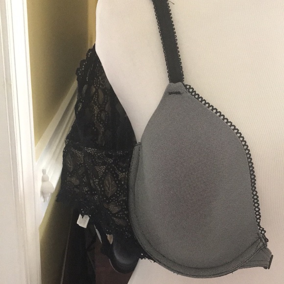 b’tempt’d 30DDD  bra EUC grey black racerback - Picture 4 of 10
